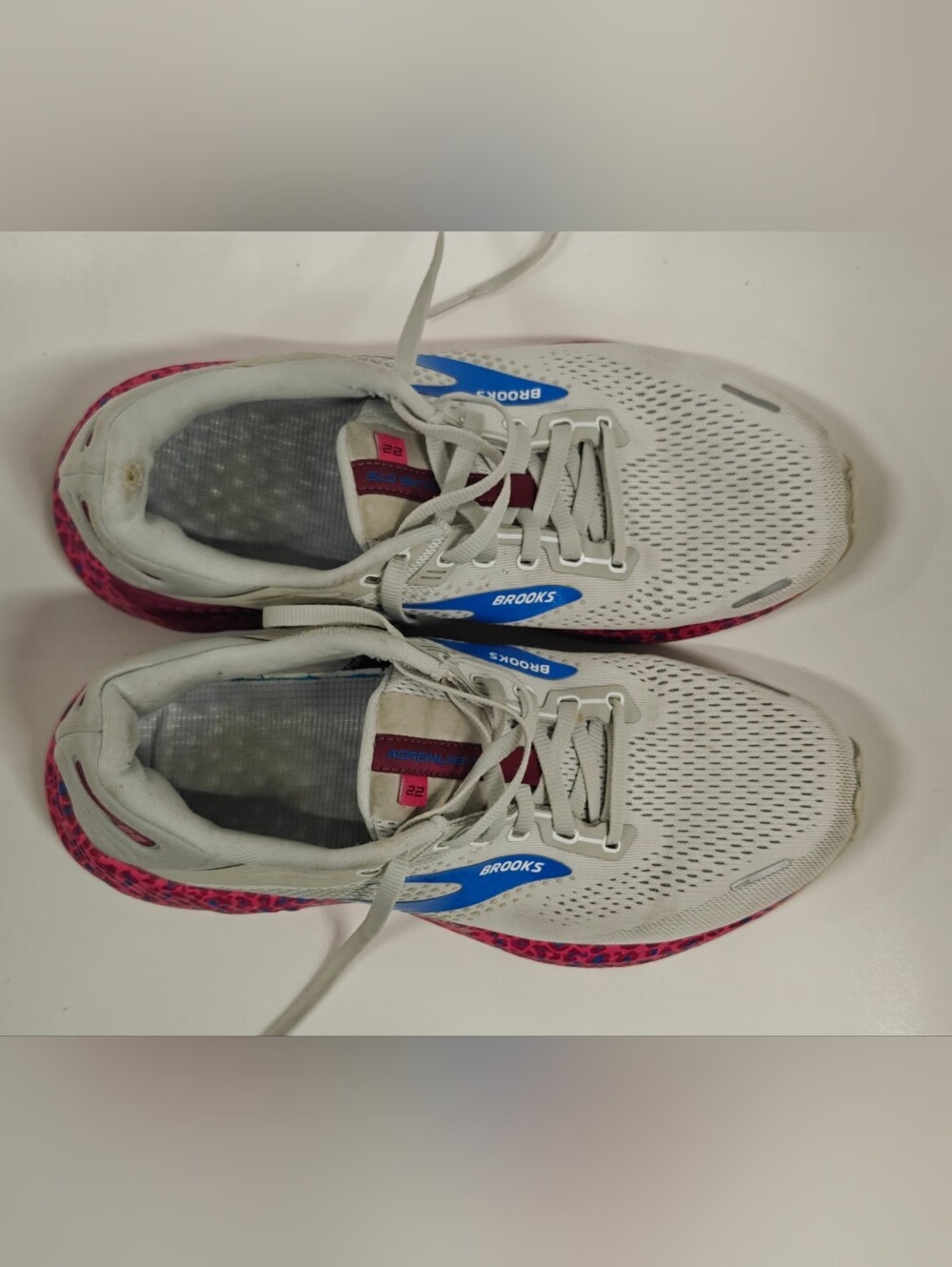 Brooks Adrenaline GTS 22 Women’s Size 10 Running Shoes Support Stability Sneaker